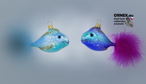 (C1) 1166-6 skleněná ozdoba ryba 15x6 cm v modrých barvách s pravým peřím - 6 ks